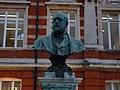 Bust of Sir Henry Tate, Brixton in March 2011 01.jpg