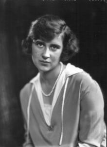 Princess Elizabeth of Greece and Denmark.png