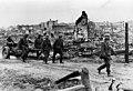 Bundesarchiv Bild 183-B22222, Russland, Kampf um Stalingrad, Infanterie.jpg