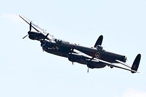 Avro Lancaster (28881777877).jpg