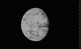 Lunar Orbiter V image of earth.jpg