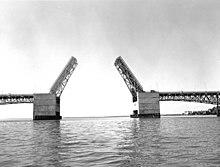Old Fuller Warren Bridge.jpg
