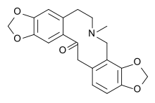 Protopine structure.svg