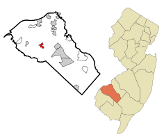 Map of Mullica Hill highlighted within Gloucester County. Right: Location of Gloucester County in New Jersey.