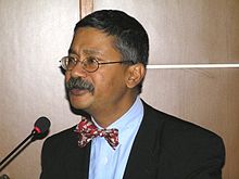 Tipu Aziz 2004.jpg