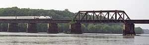 216 29 Amtrak Springfield Terminal Railroad Bridge w train.jpg