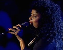 Lynn Davis performing in Acropolis, 1993.