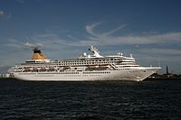Cruiseship Artemis near Vlaardingen NL.jpg