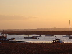 Sunset over River Alde Aldeburgh Suffolk - geograph.org.uk - 16634.jpg