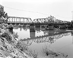 Gianella Bridge, Spanning Sacramento River at State Highway 32, Hamilton City vicinity (Glenn County, California).jpg