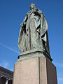 Statue of Queen Victoria - geograph.org.uk - 1189730.jpg
