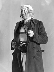 Edward Kipling as Smee in the film Peter Pan (1924).jpg