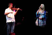 Peter Knight and Maddy Prior at Fairport's Cropredy Convention 2006.