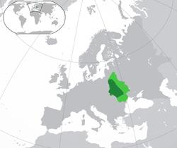 A map of Central and Eastern Europe during the 13th–14th centuries, showing the Kingdom of Rus (center, in dark green).