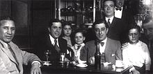 Félix Gutiérrez con Gardel-con-defino-y-familia.jpg