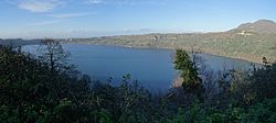 Panoramica Lago Albano.jpg