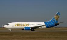 Helios Airways Boeing 737-300 5B-DBY PRG 2005-3-31.png
