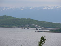 Dyrøybrua.jpg