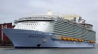 Harmony of the Seas (ship, 2016) 001 (cropped).jpg