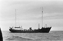 Veronica stopt met radiouitzending het zendschip van Radio Vernoica, Bestanddeelnr 927-4206.jpg