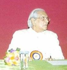 Majrooh Sultanpuri & Ubaid Azam Azmi(cropped on Majrooh Sultanpuri).jpg