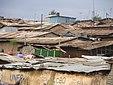 Urbanizzazione spontanea a Nairobi (Kenya 2005).jpg