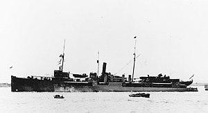 USS McLanahan (DD-264) and USS Melville (AD-2) at San Diego, in 1919 (NH 77259).jpg