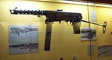Cuchillos, picas, armaduras y bayonetas - Museo de Armas de la Nación 55.JPG