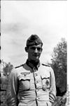Bundesarchiv Bild 101I-216-0407-05A, Russland, Soldat mit Auszeichnungen.jpg