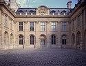Courtyard of the Musée d'Art et d'Histoire du Judaïsme, Paris.jpg