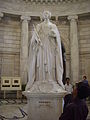 Queen Victoria's statue inside the memorial in Kolkata.jpg