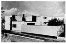 Gropius - United States architect (born in Germany) and founder of the Bauhaus school (1883-1969)