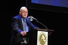 Art Stratton LAM 9039 (16224414859).jpg